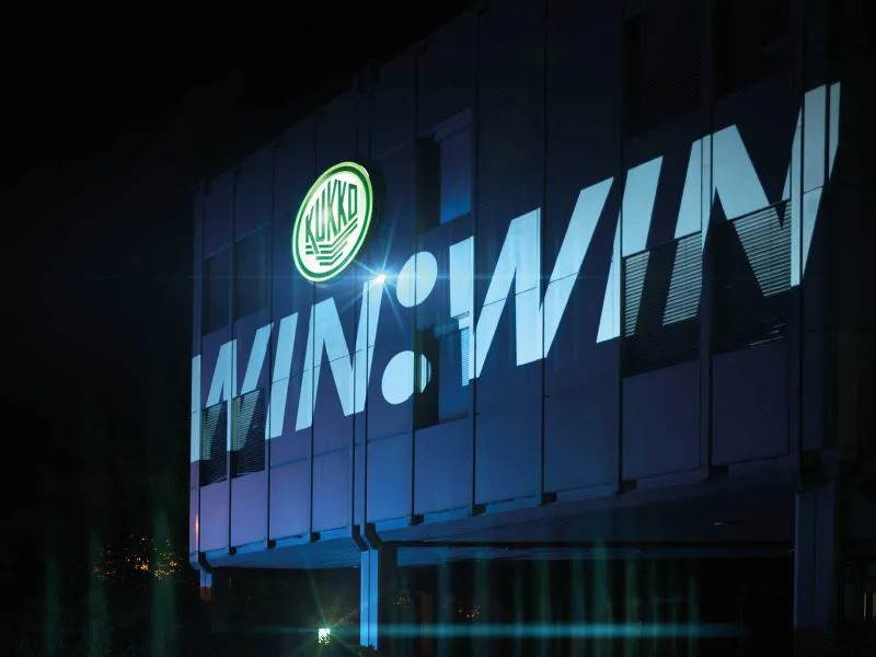 Exterior view of the façade of the KUKKO headquarters in Hilden with the WIN:WIN lettering