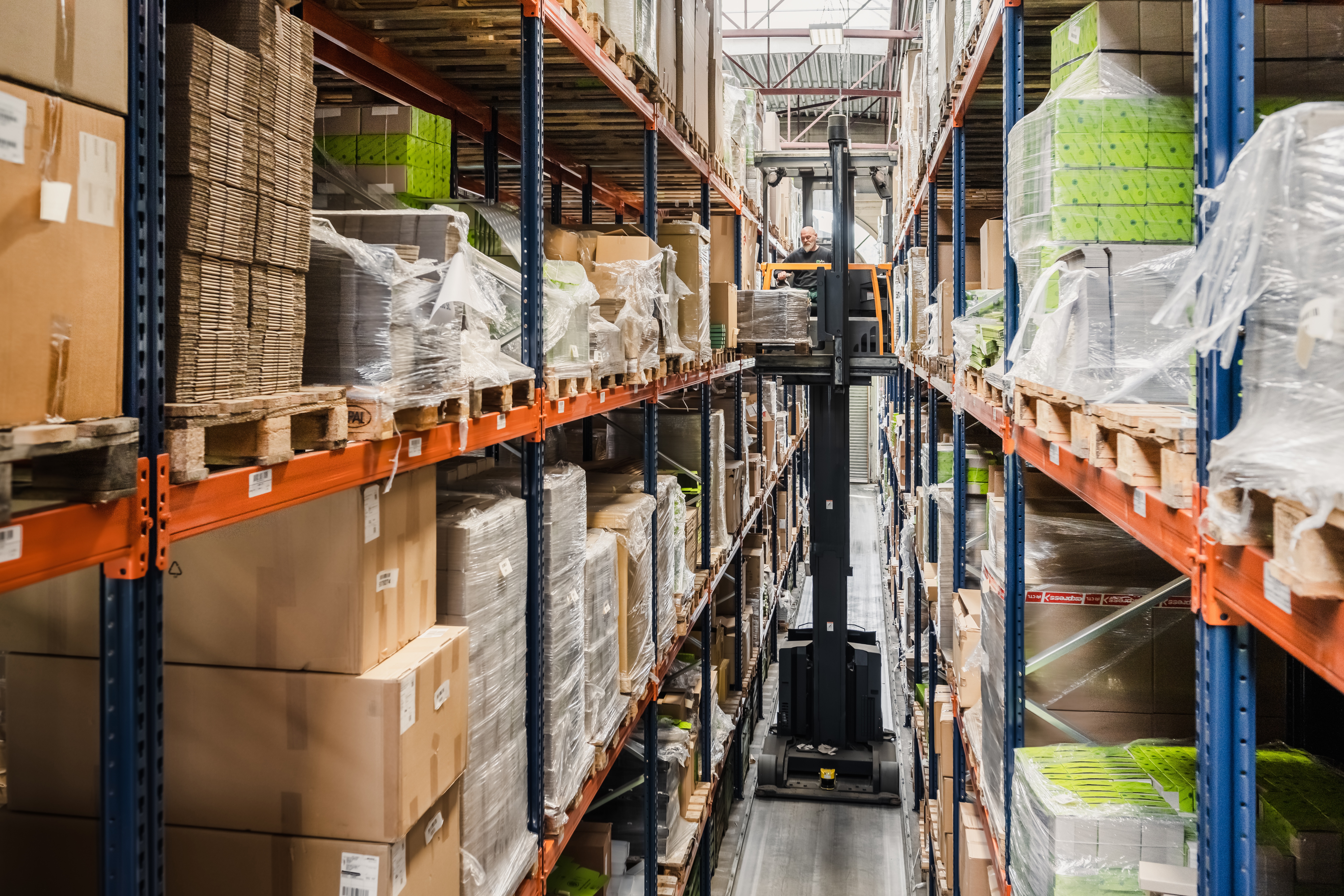 Warehouse to the branch technical trade